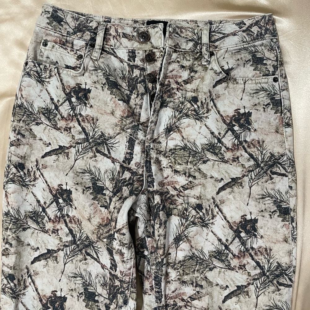 Urban forest design jeans size 28”